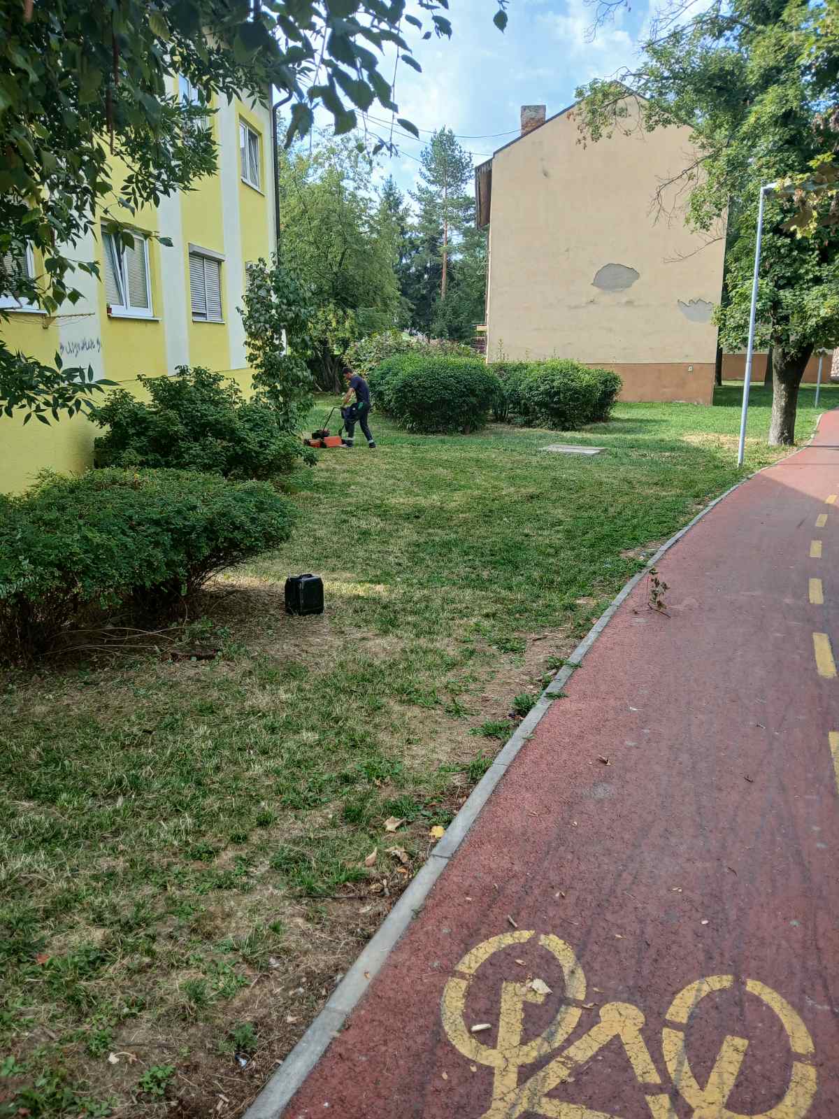 Fotogalerija sezonskih ljetnih radova na javnim zelenim površinama