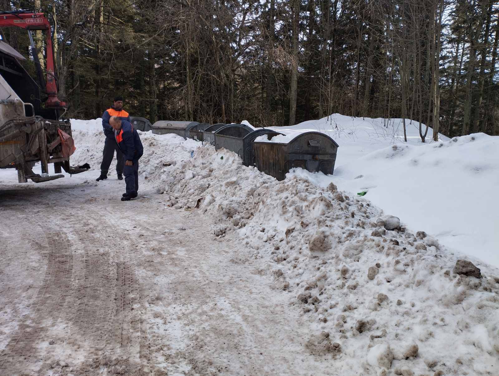 Foto: Vanredan odvoz otpada s Ponijera