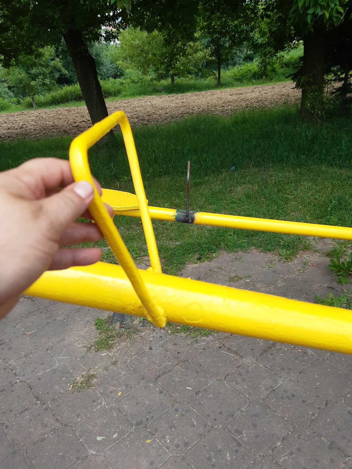 Pregled ispravnosti mobilijara na dječjim igralištima