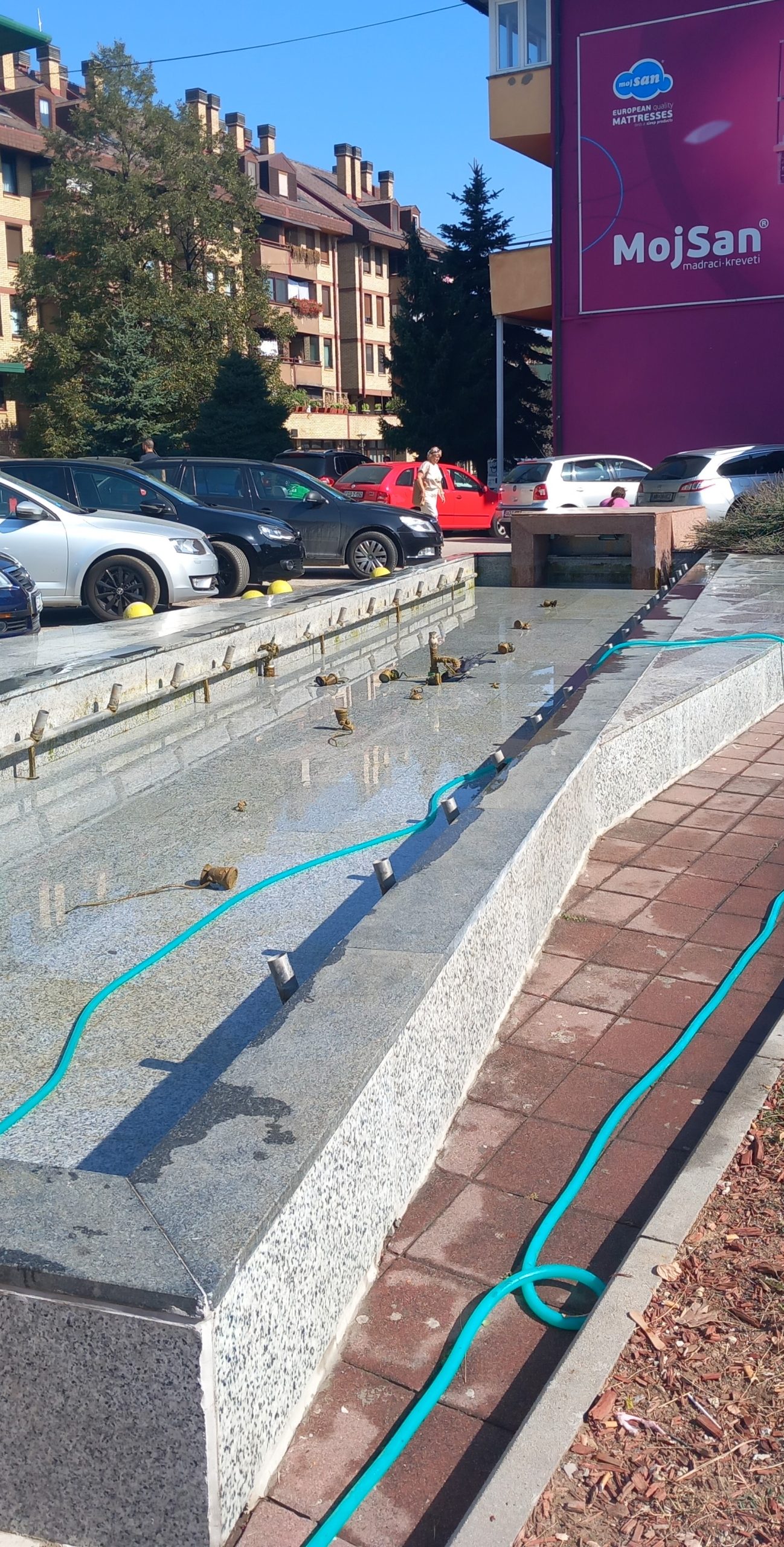 Redovno čišćenje gradske fontane